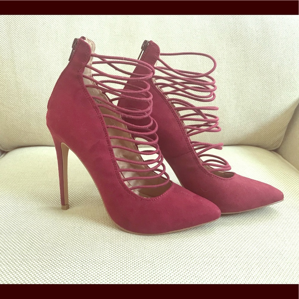 LIKE NEW STRAPPY MAROON HEELS